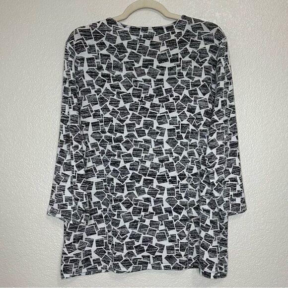 Chico's Geometric Print Split Neck 3/4 Sleeves Tee, Size XL - Picture 6 of 13